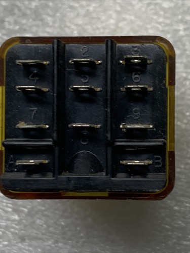 Up to 27 Johnson Controls RLM-101-0 Latch Relay - Picture 5 of 9
