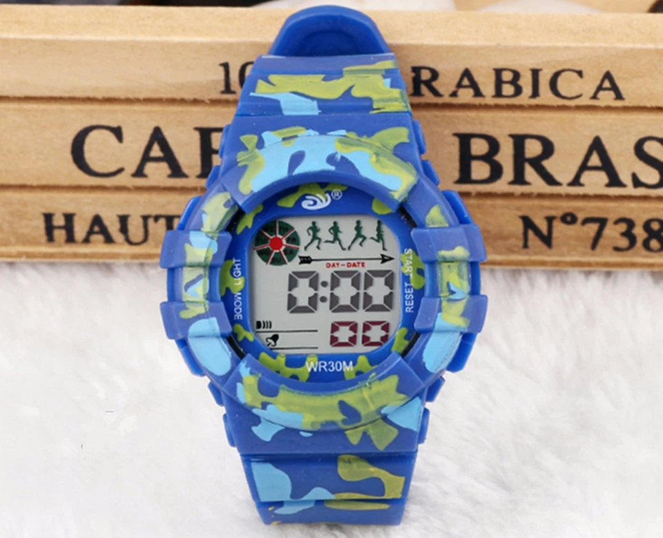 Hombres Adolescentes Camuflaje Camuflaje Ejército Militar Digital LED Iluminación Deportiva Relojes de Pulsera  Foto 2 de 4