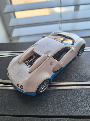 Scalextric Bugatti Veyron White/blue With Digital Chip Fitted - Picture 4 of 5