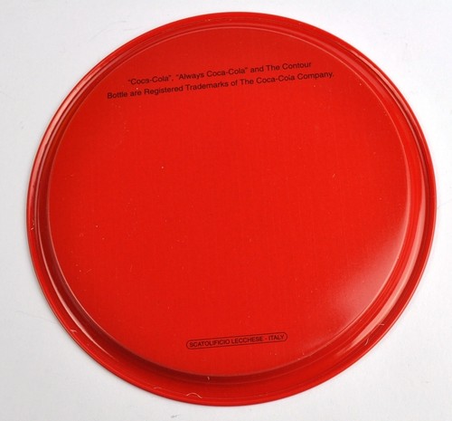 Hermoso Metal Chapa 10,5 CM Base Coaster Coke Piloto Mujer Rojo - Bild 2 von 4