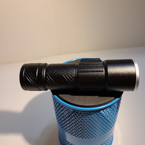Torcia UV ricaricabile USB luce nera 395 nm, torcia ultravioletta. - Foto 9 di 16
