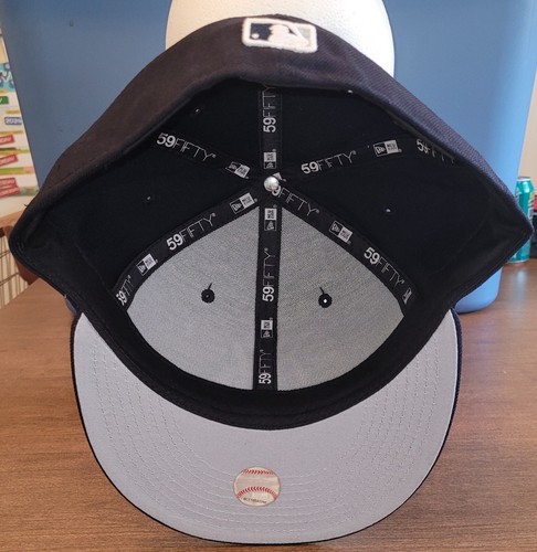 New Era/MLB-New York Yankees "Mickey Hands"-Size 7 7/8 - Picture 5 of 6