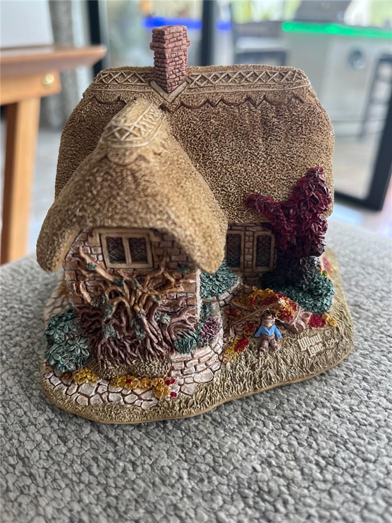 Lilliput Lane - Autumn Hues