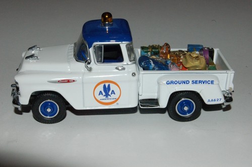 Matchbox 1957 Chevrolet 3100  American Airlines luggage truck - Picture 1 of 4