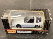 Chevrolet Corvette ZR-1 Special Edition Maisto 1:64 Scale Sports White New n Box