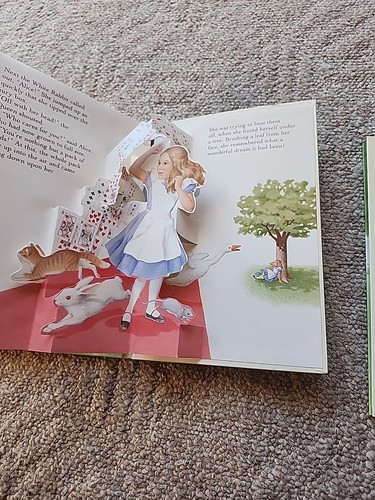 Alice in Wonderland Pop Up Books Set of 2 In Series Of 4 1992 - Picture 5 of 10