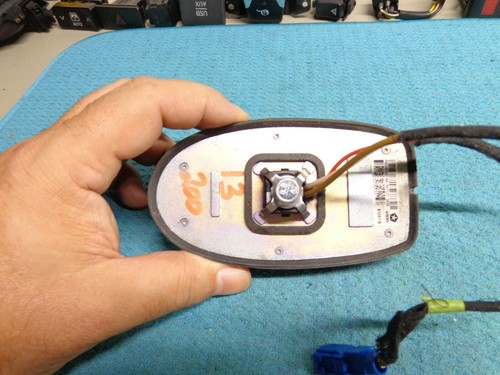BASE DE ANTENA DE RADIO SATELITAL CHRYSLER 200 DODGE AVENGER 11 12 13 14 - Imagen 6 de 9
