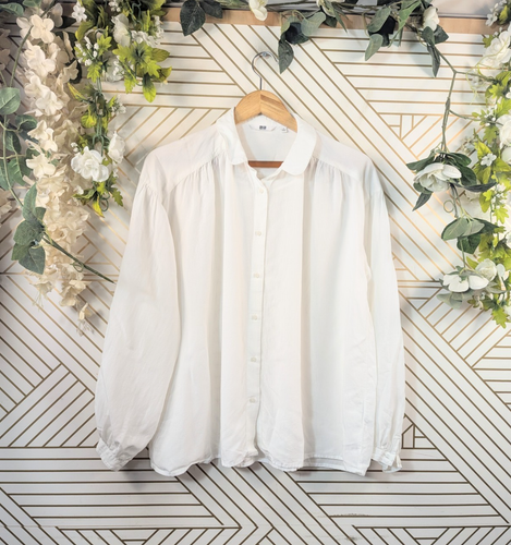 UNIQLO Women's White Sheer Flowy Button Down Blouse Collared Rayon Cotton Size S