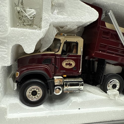 2003 First Gear Mack Granite Dump Truck Utility Innovations With Box - Picture 3 of 10