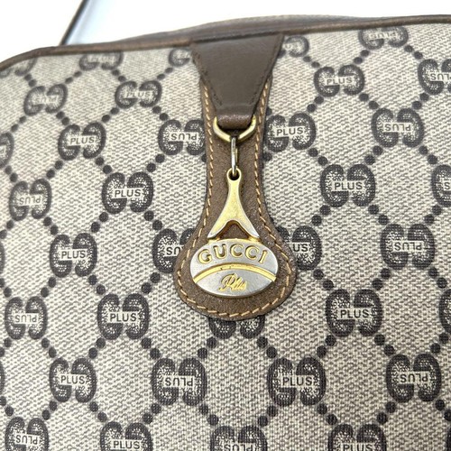 GUCCI Plus Old Gold Hardware Shoulder Pouch - Picture 8 of 12