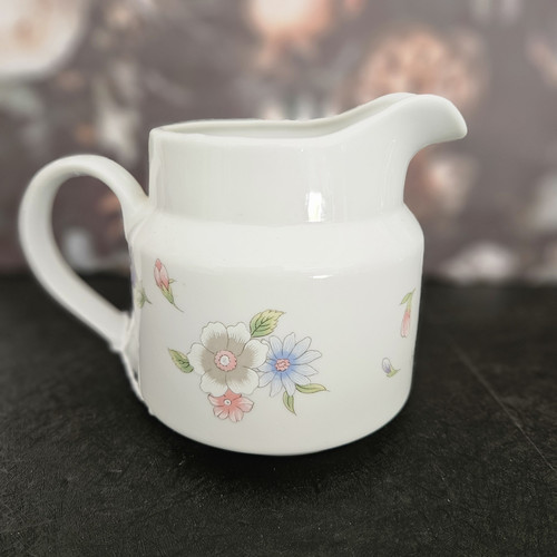 Vintage 1989 FTDA Porcelain Creamer Pitcher Flower Vase Made in Japan - Picture 4 of 6