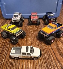 Greenlight  1/64 Kings Of Crunch Bigfoot Ans Other Monster Trucks