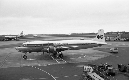 2X35MM ORIGINAL AIRCRAFT NEGATIVE OY-DMW CONAIR DC-7 1967 Copenhagen #8240 - Foto 2 di 3