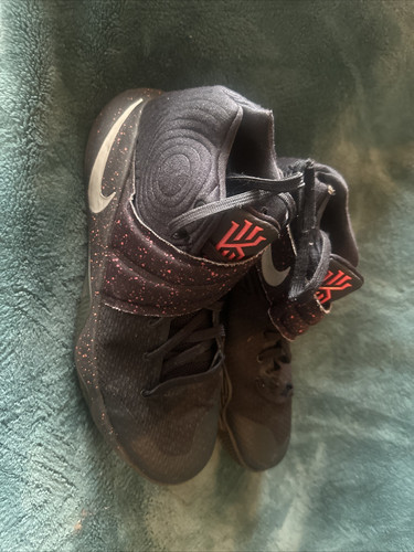 Nike Kyrie 2 Inferno Black Men's Basketball Shoes Sneakers Size 11 - Picture 2 of 6