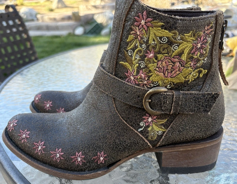 NUEVAS Botas Lane Floral Bordado Flor Vaquero Boda Cuero Envejecido RARAS Foto 2 de 4