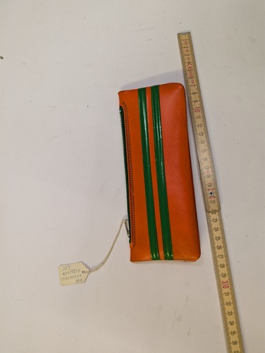 neu 80er +- Federtasche