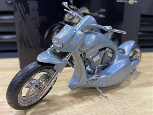 MINICHAMPS 1/12 HOLLISTER'S Excite 2003 SILVER Pearl Classic Bike Moto - Picture 2 of 16