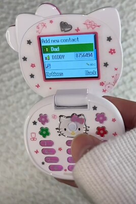 最終価格 Hello Kitty SANYO 折りたたみ携帯電話 最終価格 Hello Kitty SANYO 折りたたみ携帯電話