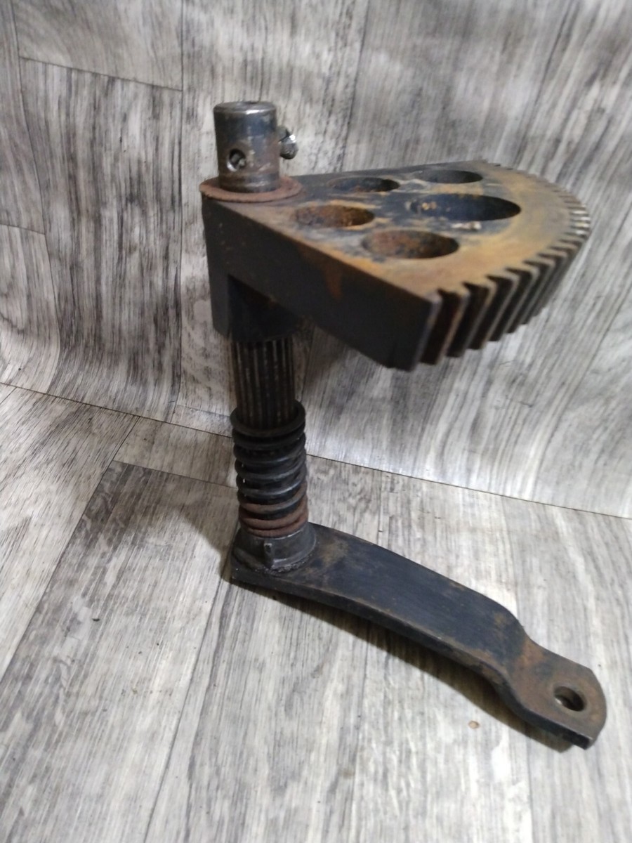 John Deere 116 Steering Sector Gear M83857 shaft AM38577 | eBay