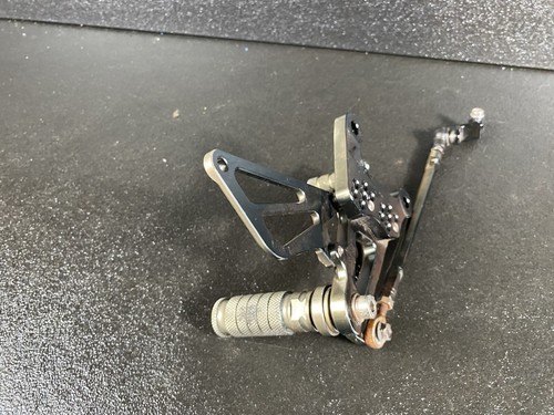 2007-2008 Kawasaki Ninja ZX6R Driver Left Foot Peg Rearset  - Picture 11 of 12