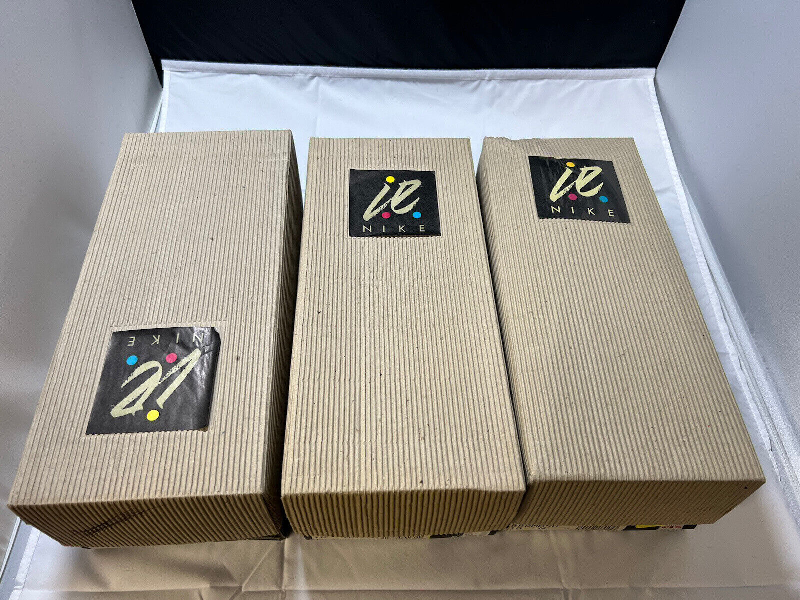 Lotto di quattro paia slip on da collezione Nike Kona Vintage DONNA nuovi in scatola