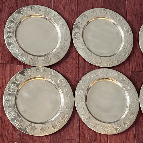 Vintage Plate Chargers Gold Brass Set of 8 with Embossed Shells - Picture 5 of 12