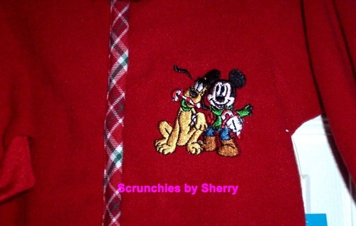 Disney Store Mickey Pluto Manta Dormir Navidad Vacaciones Vellón Rojo NUEVO - Imagen 3 de 5