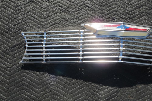Beautiful 1961 Chevrolet Impala SS Bel Air Biscayne Front Grille & Emblem - Picture 9 of 10