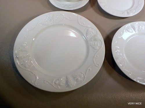 IMPRESSIVE 1 X5 PIECE PLACE SETTING of GRAPE pattern By RED CLIFF IRONSTONE USA - Picture 3 of 11