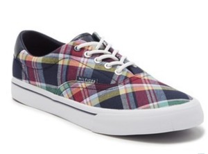 trending tennis shoes