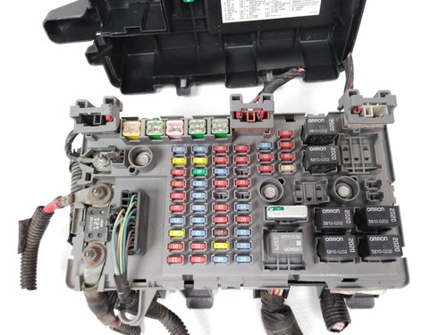 15930144 Chevy 2003 2007 Express GMC Savana Fuse Box 1500 2500 3500 OEM H3 - Picture 3 of 16