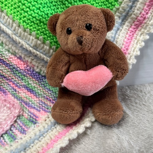 Handmade Crochet Knit Baby Blanket Throw Pram Cover Heart Applique Homemade - Picture 9 of 10