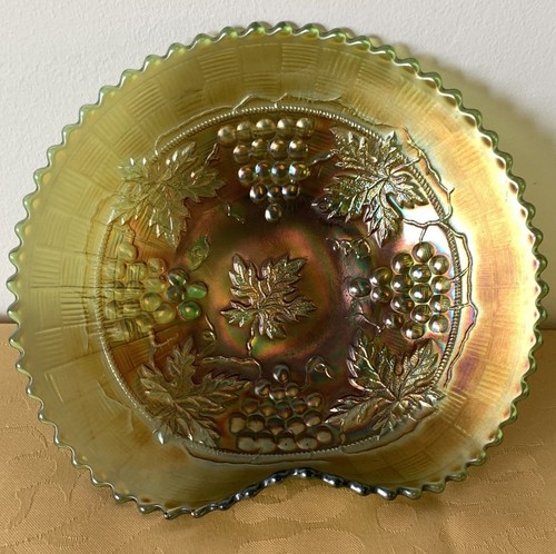 Northwood Glass Grape & Cable Green Dish, Upturned Handle, Basketweave Back - Picture 5 of 10