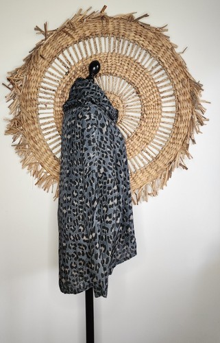 MIRRA MIRRA Imagine Made In Italy Cowl Neck Leopard Top One Size Grey - Picture 5 of 10