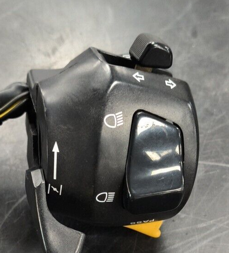 OEM Suzuki 2001-2007 Hayabusa GSX1300R Left Handle Switch Assembly - Picture 2 of 5