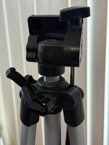 Trípode gatillo 360 grados Merkury Innovations 54" cámara/código de cámara con BOLSA $12 OBO - Imagen 10 de 19