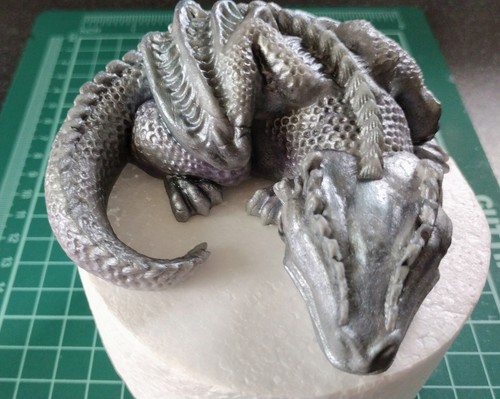 Essbare Fondant Eidechse, Drache, mythisch, metallisch glänzend Tortenaufleger Dekoration - Bild 7 von 7
