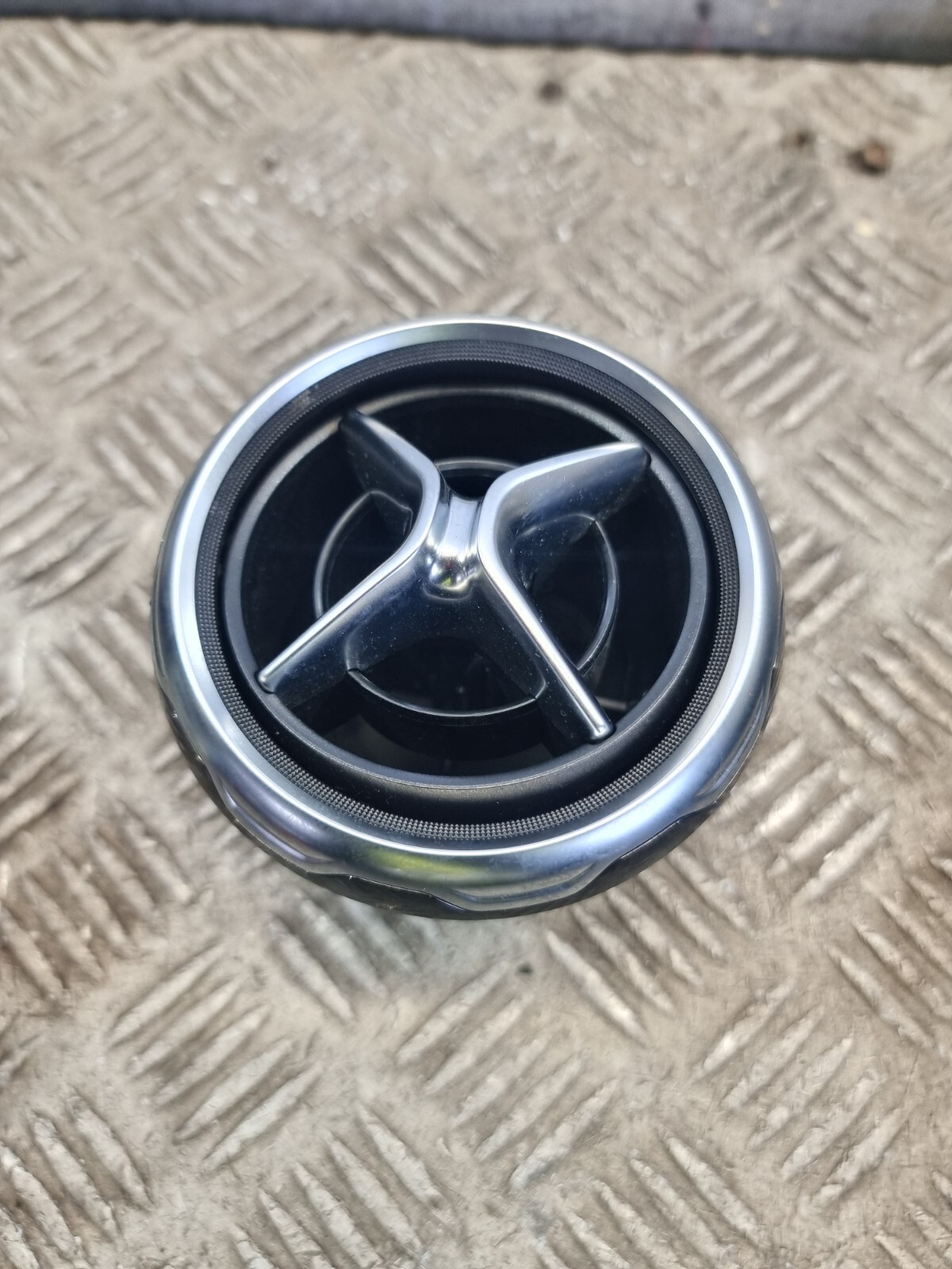 MERCEDES GLA 200 AIR VENT REAR LEFT W156 2.1L DSL AUTO SUV 2018 AIR VENT