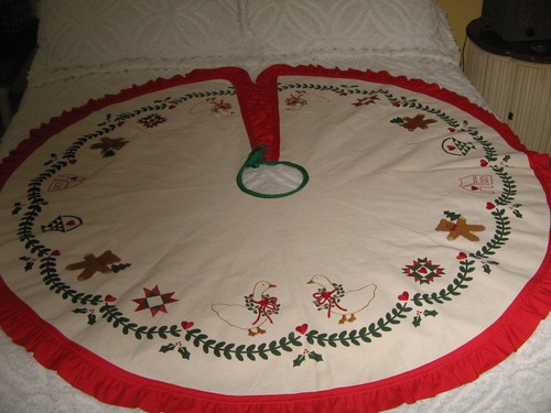 Vintage Christmas Tree Skirt Geese Bears Hearts Ruffles Embroidered 54"Farmhouse - Bild 9 von 12