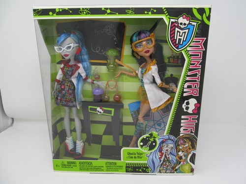 Muñecas Monster High Cleo De Nile & Ghoulia Yelps Mad Science Class Lab Partners - Imagen 1 de 8
