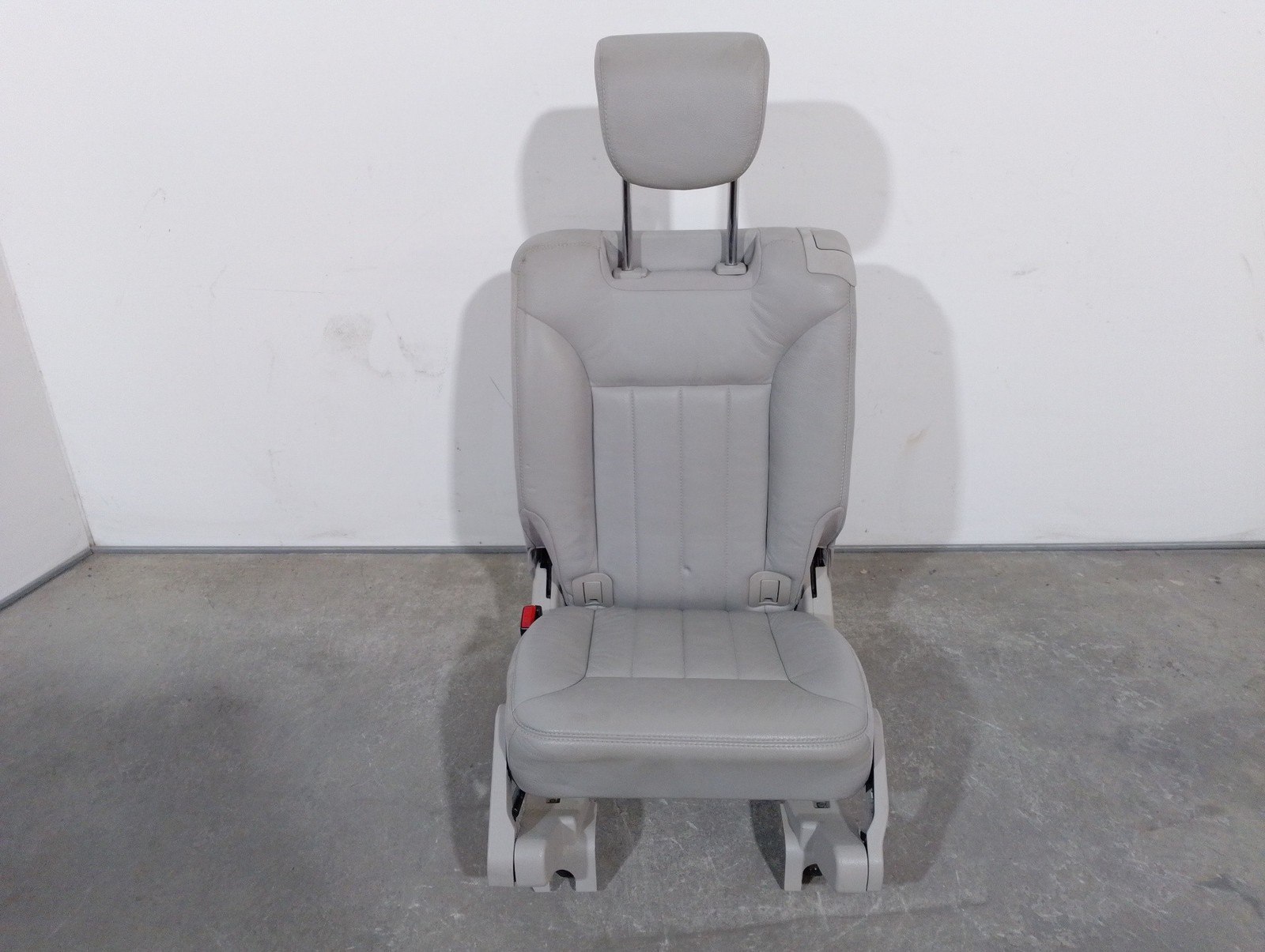 4900038 ASIENTOS TRASERO IZQUIERDO / TERCERA FILA - 5 PUERTAS / CUERO Y TELA GRI