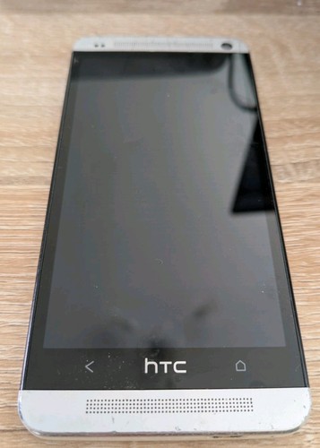 HTC One M7 Silver Unlocked 32GB Android Smartphone. Boxed Earphones - Picture 2 of 5