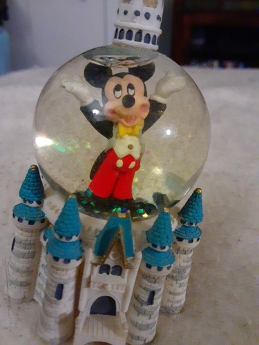 Disney Magic Kingdom Mickey Mouse Mini Glitter Globe. Rare! - Picture 6 of 7