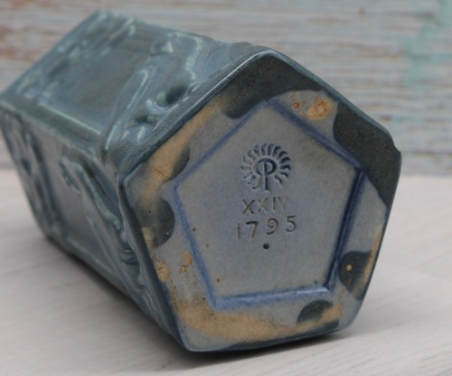 1924 Rookwood Pottery Five Sided Rook Vase ROOKS Pencil Holder 1795 - Picture 6 of 6