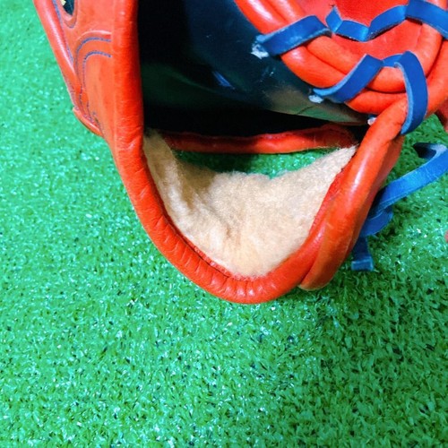 Guante de bola dura doble Wilson A2000 para diestros en el campo edición limitada color raro - Imagen 10 de 24