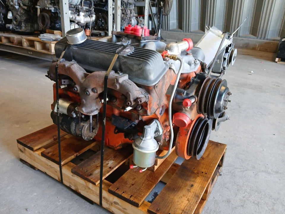 73-74 CORVETTE C3 5.7L 350CI 4 BOLT ENGINE ASSEMBLY WITH SOME ACCESSORIES - Image 2 of 4