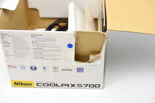 Nikon COOLPIX 5700 5MP Digital Camera - Picture 5 of 7