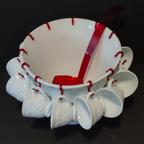 Vintage Indiana Glass Pebble Leaf Milk Glass Punch Bowl Set 12 Cups Hooks Ladle - Bild 2 von 12
