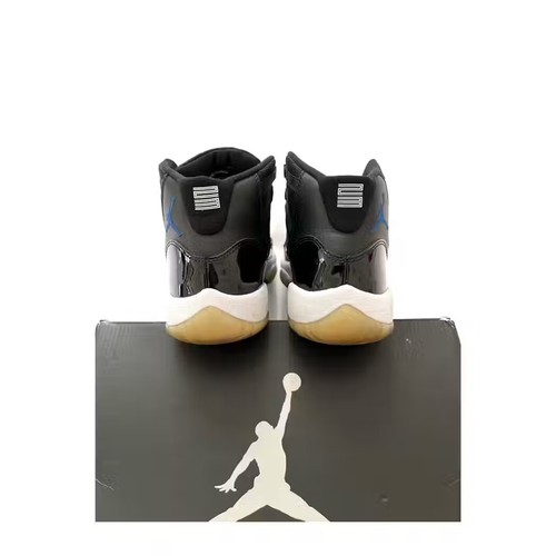 2009 release Jordan 11 Retro " Space Jam" Sneakers - Imagen 3 de 10