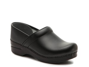 narrow dansko clogs